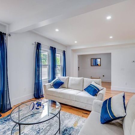 Modern Red Door Haven +5Mins To Boston Apartment Milton Luaran gambar