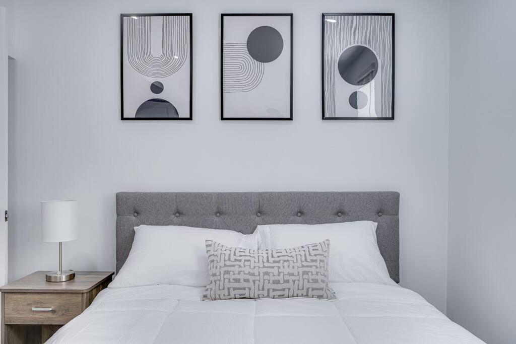 Modern Red Door Haven +5Mins To Boston Apartment Milton Luaran gambar